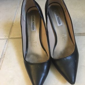 Steve Madden Black Pump